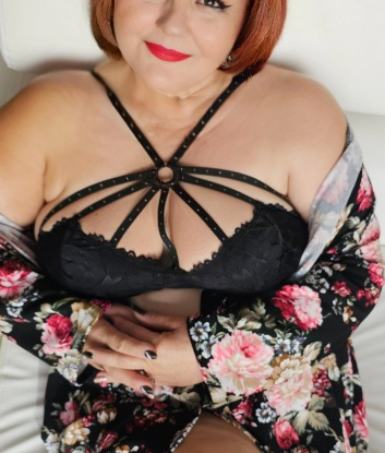 💋 Я создаю незабываемые моменты с моими клиентами в Москве. У меня есть множество умений и умниц, чтобы удовлетворить самые изощренные фантазии. 😈 Мои услуги гарантированно принесут тебе удовольствие и расслабление. 🌟 Не веришь? У меня есть отличные отзывы, которые подтверждают мою непревзойденность. ✨ Хочешь познакомиться со мной лично? Загляни на мои фото и убедись, что ты не сможешь устоять. Позвони мне и дай мне возможность сделать твои самые смелые фантазии яркими реальностью. 💫 Жду тебя в Москве! Алинка