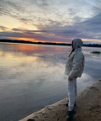 У меня есть опыт и умение доставлять истинное удовольствие. Мои услуги включают всё, чтобы ты испытал настоящую раскрепощенность. Приходи ко мне, и я окуну тебя в мир фантазий и желаний. Я обладаю уникальной способностью чувствовать и удовлетворять твои потребности. Можешь посмотреть мои фото, чтобы увидеть, насколько я привлекательна. Живу в Москве и буду рада принять тебя у себя. Уже много мужчин оставили положительные отзывы о наших интимных встречах. Давай сделаем этот вечер незабываемым. 💋💫 Поляша